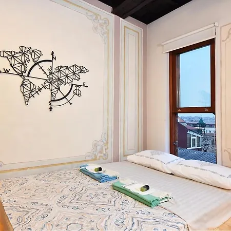 Historical Flat Unique Terrace Ac In Beyoglu Galata *