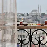 Historical Flat Unique Terrace Ac In Beyoglu Galata شقة اسطنبول