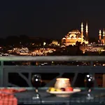 Historical Flat Unique Terrace Ac In Beyoglu Galata اسطنبول