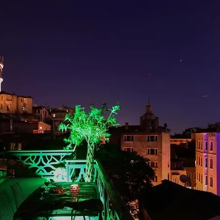 Historical Flat Unique Terrace Ac In Beyoglu Galata *
