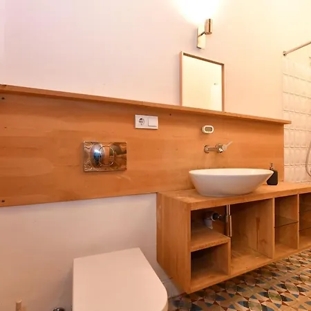 Historical Flat Unique Terrace Ac In Beyoglu Galata *