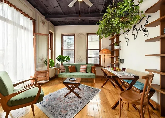 Historical Flat Unique Terrace Ac In Beyoglu Galata 伊斯坦布尔