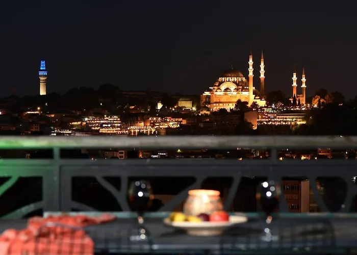 Historical Flat Unique Terrace Ac In Beyoglu Galata 伊斯坦布尔