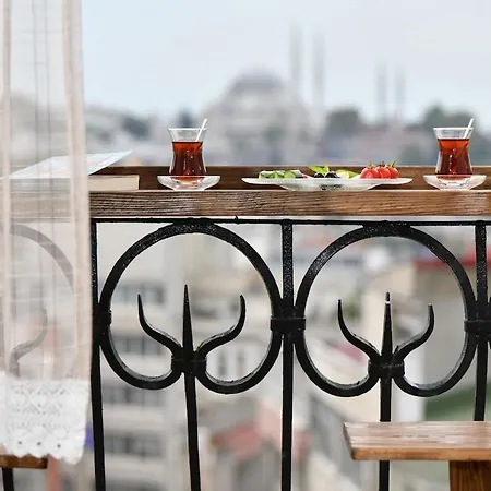 Historical Flat Unique Terrace Ac In Beyoglu Galata Istanbul