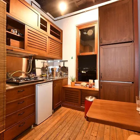 Historical Flat Unique Terrace Ac In Beyoglu Galata Lägenhet Istanbul